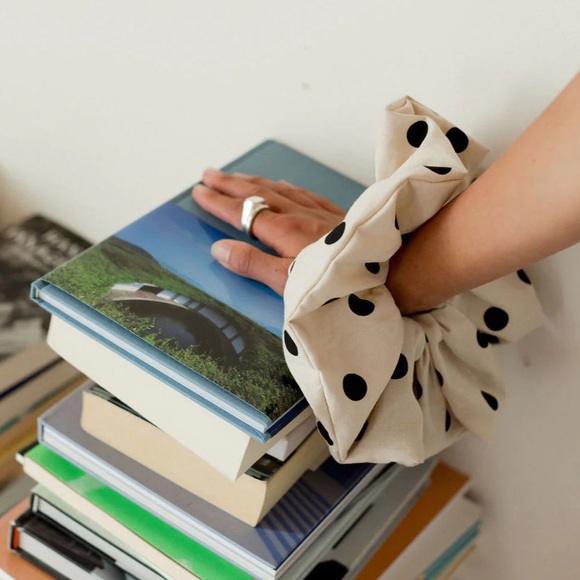 NWT A Bronze Age Oversized Cotton Polka Dot Scrunchie - Picture 2 of 3